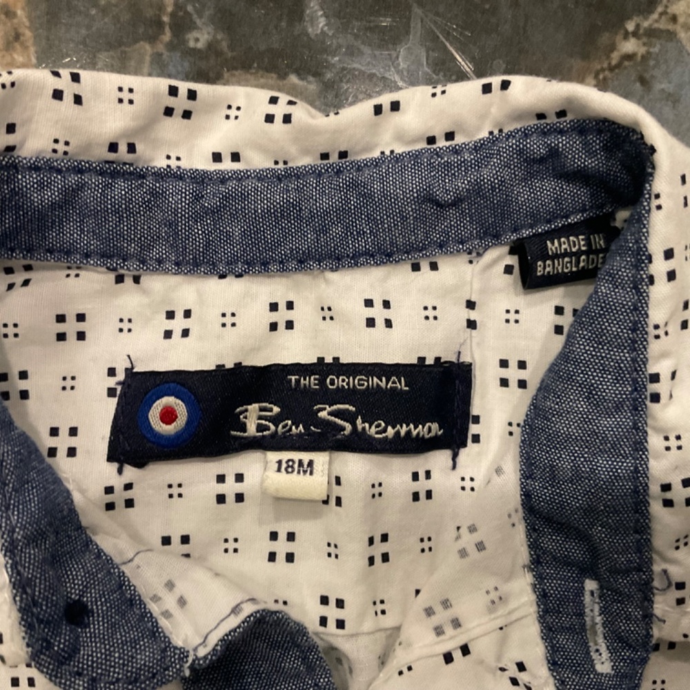 🔥Baby Button Shirt 🔥 - Picture 2 of 2